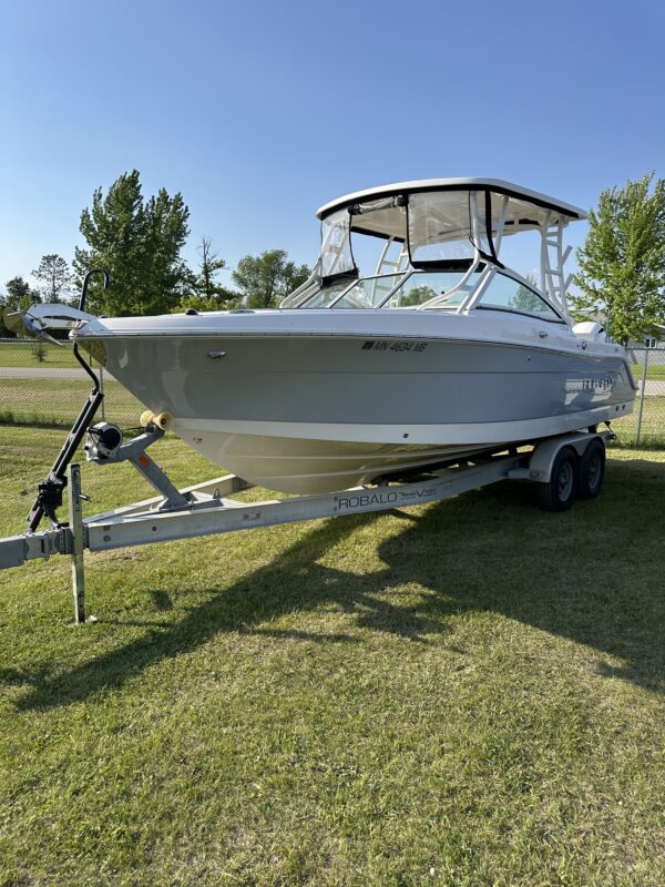 2019 ROBALO R247