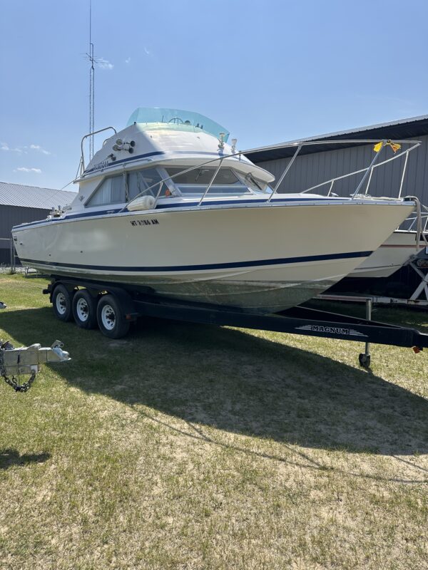1983 BERTRAM 28 FLYBRIDGE CRUISER